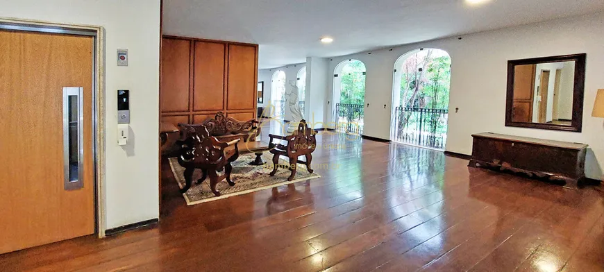 Foto 1 de Apartamento com 2 Quartos para alugar, 130m² em Jardins, São Paulo