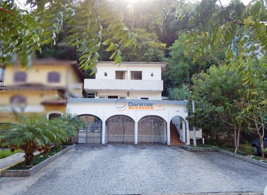 Foto 1 de Casa com 3 Quartos à venda, 144m² em Praia das Pitangueiras, Guarujá