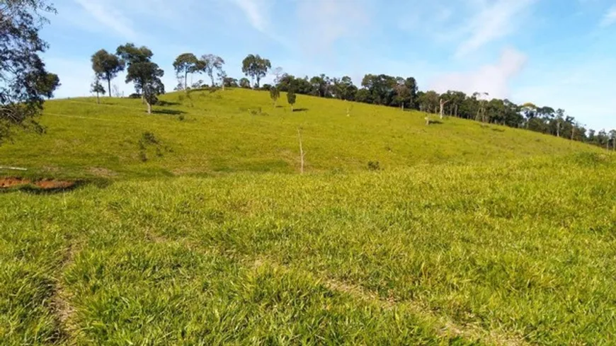 Foto 1 de Fazenda/Sítio à venda, 1350m² em Centro, Taubaté