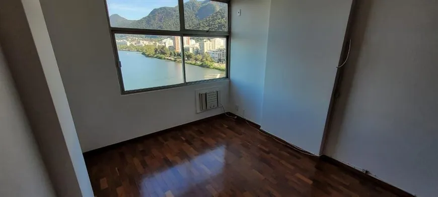 Foto 1 de Apartamento com 3 Quartos à venda, 110m² em Lagoa, Rio de Janeiro