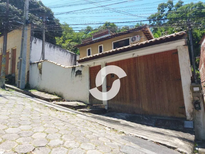 Foto 1 de Casa com 3 Quartos à venda, 300m² em Santa Rosa, Niterói