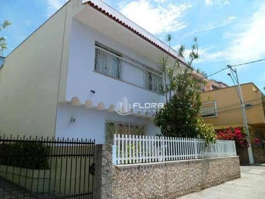 Foto 1 de Casa com 5 Quartos à venda, 260m² em Pé Pequeno, Niterói