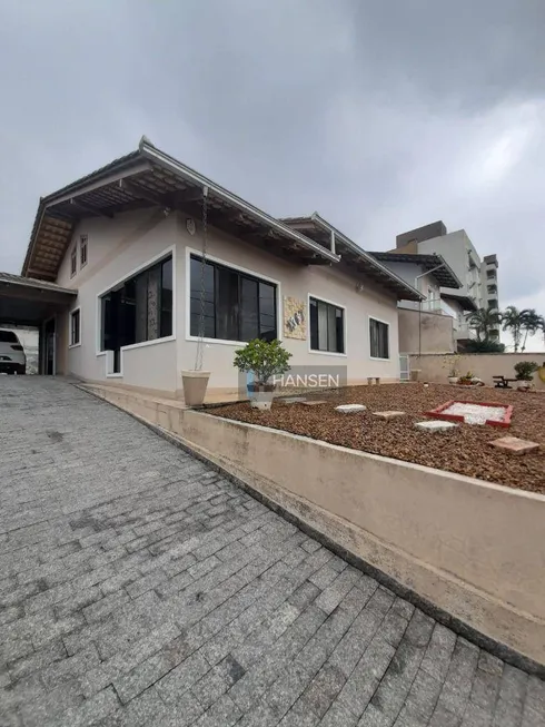 Foto 1 de Casa com 3 Quartos à venda, 150m² em Jardim Iririú, Joinville