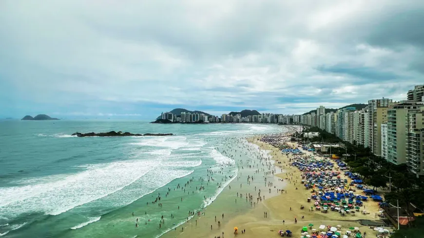 Foto 1 de Apartamento com 7 Quartos para venda ou aluguel, 600m² em Pitangueiras, Guarujá