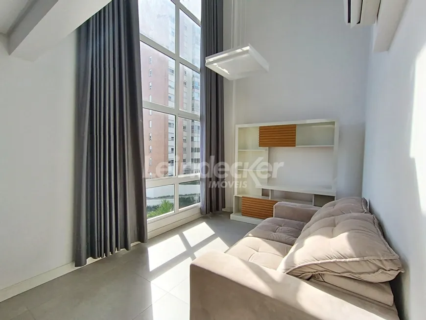 Foto 1 de Apartamento com 1 Quarto para alugar, 64m² em Central Parque, Porto Alegre