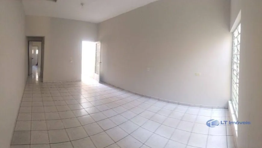 Foto 1 de Casa com 3 Quartos para alugar, 138m² em Centro, Jacareí