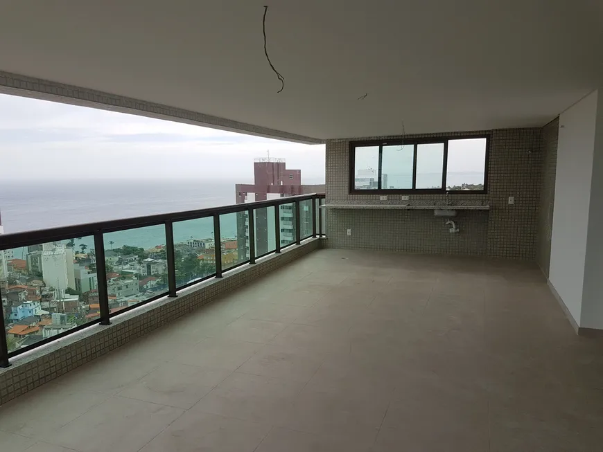 Foto 1 de Apartamento com 4 Quartos à venda, 176m² em Barra, Salvador