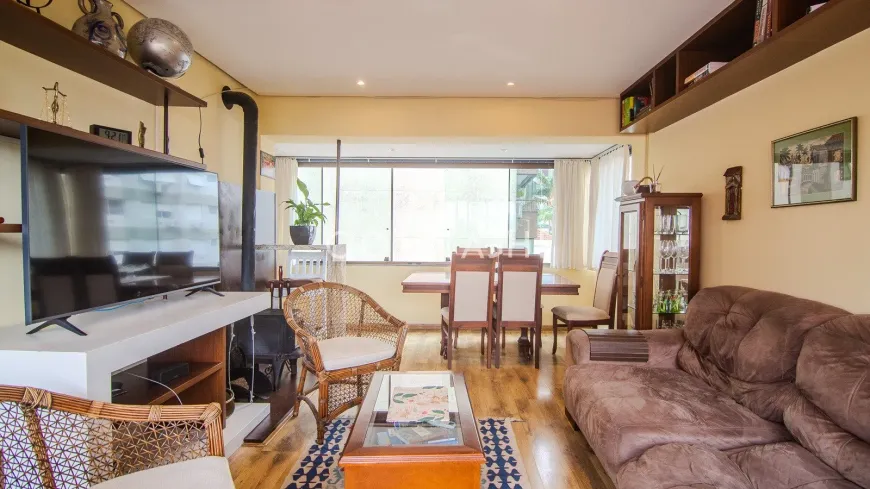 Foto 1 de Apartamento com 2 Quartos à venda, 90m² em Petrópolis, Porto Alegre