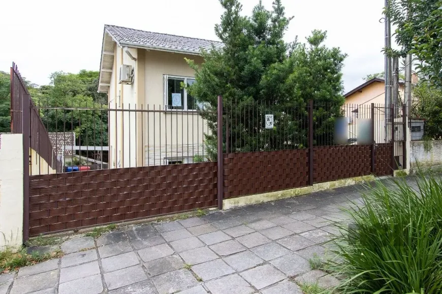 Foto 1 de Casa com 3 Quartos à venda, 113m² em Teresópolis, Porto Alegre