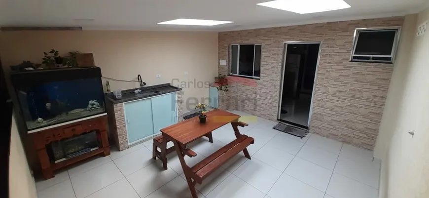 Foto 1 de Casa com 2 Quartos à venda, 100m² em Vila Dorna, São Paulo