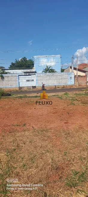 Foto 1 de Lote/Terreno à venda em Jardim Ivone, Bauru