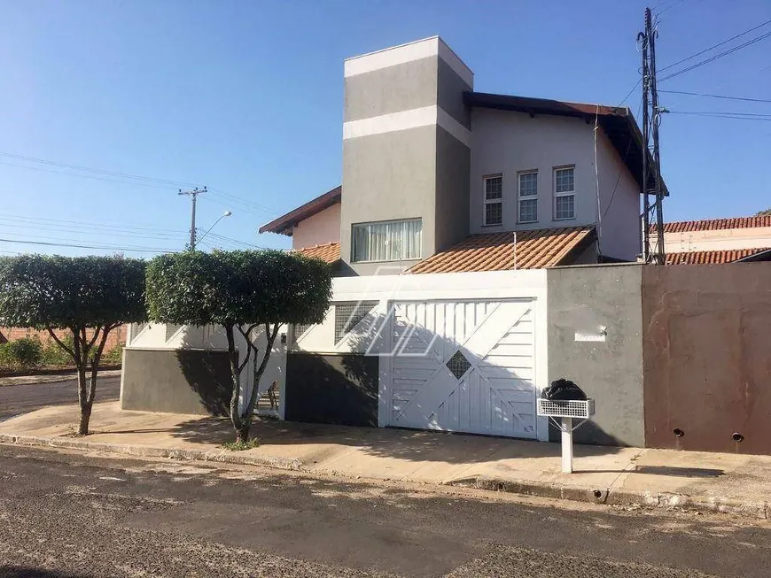 Foto 1 de Sobrado com 4 Quartos à venda, 186m² em Parque São Jorge, Marília