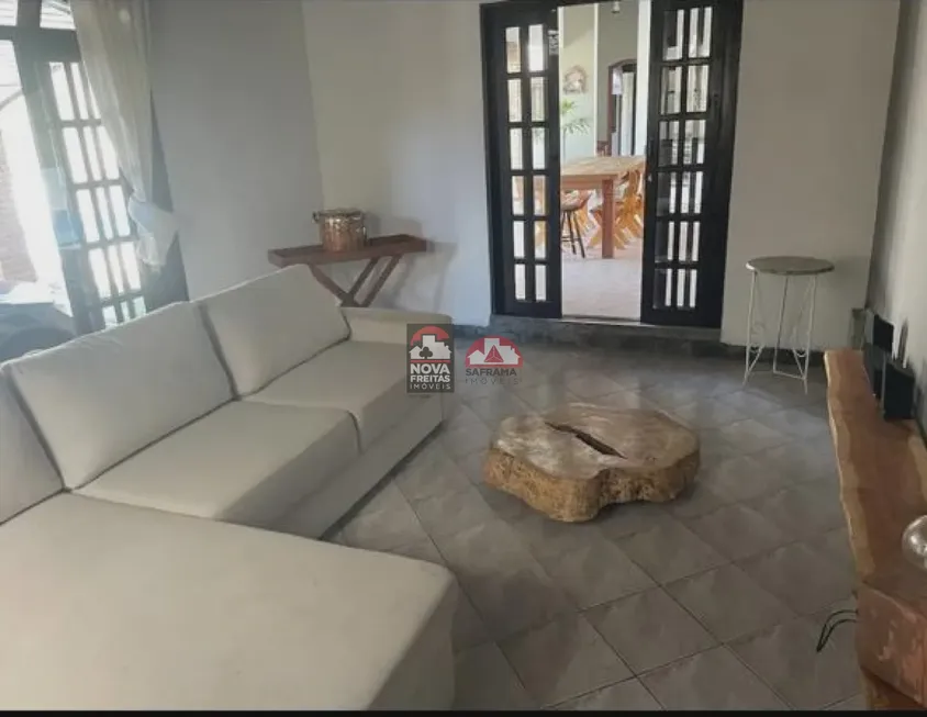 Foto 1 de Casa com 3 Quartos para alugar, 200m² em Jardim Terras de Sao Joao, Jacareí