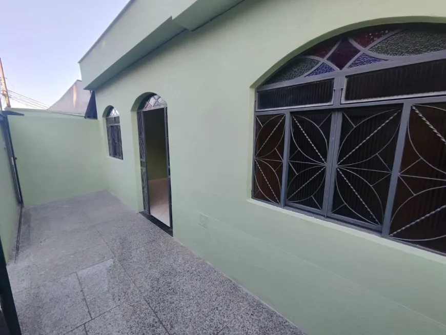 Foto 1 de Casa com 3 Quartos para alugar, 150m² em Duquesa I, Santa Luzia