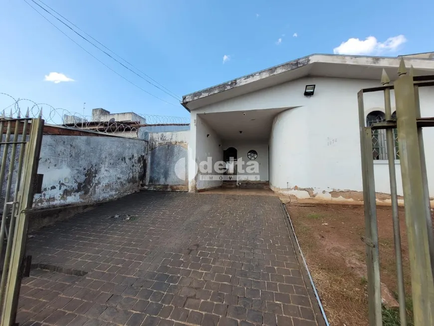 Foto 1 de Casa com 3 Quartos à venda, 116m² em Daniel Fonseca, Uberlândia