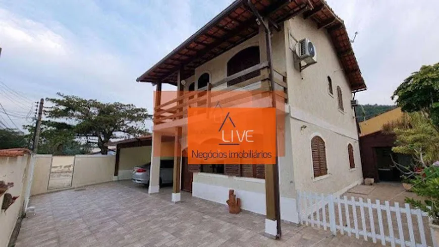 Foto 1 de Casa com 4 Quartos à venda, 379m² em Marazul, Niterói