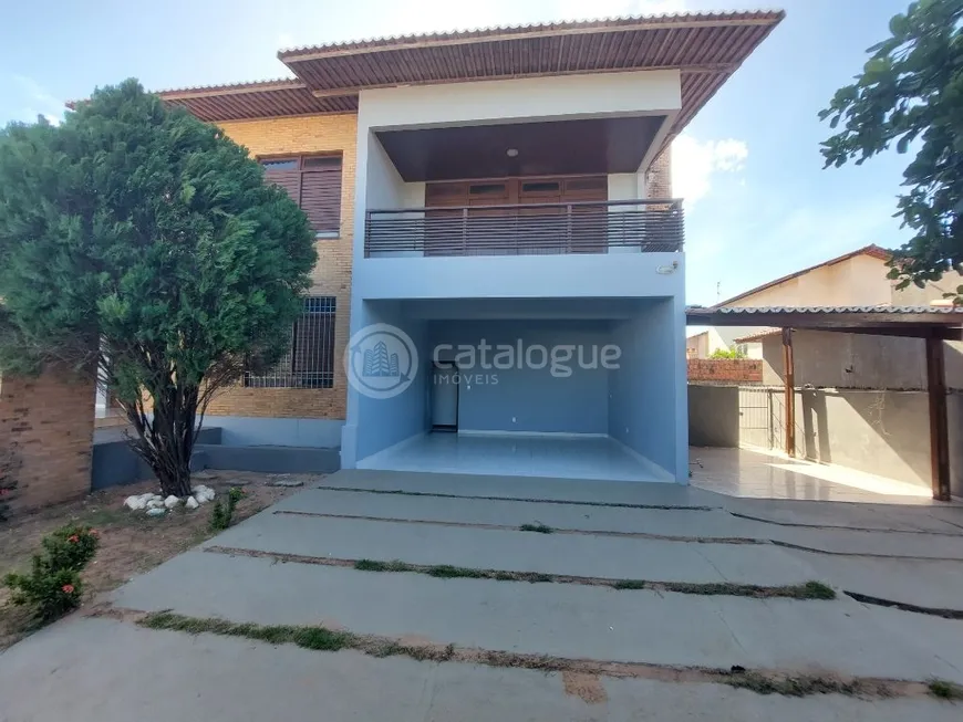 Foto 1 de Casa com 4 Quartos para venda ou aluguel, 280m² em Candelária, Natal