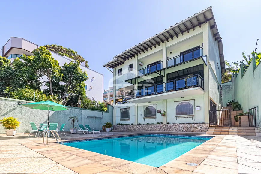 Foto 1 de Casa com 4 Quartos à venda, 467m² em Ilha do Governador, Rio de Janeiro