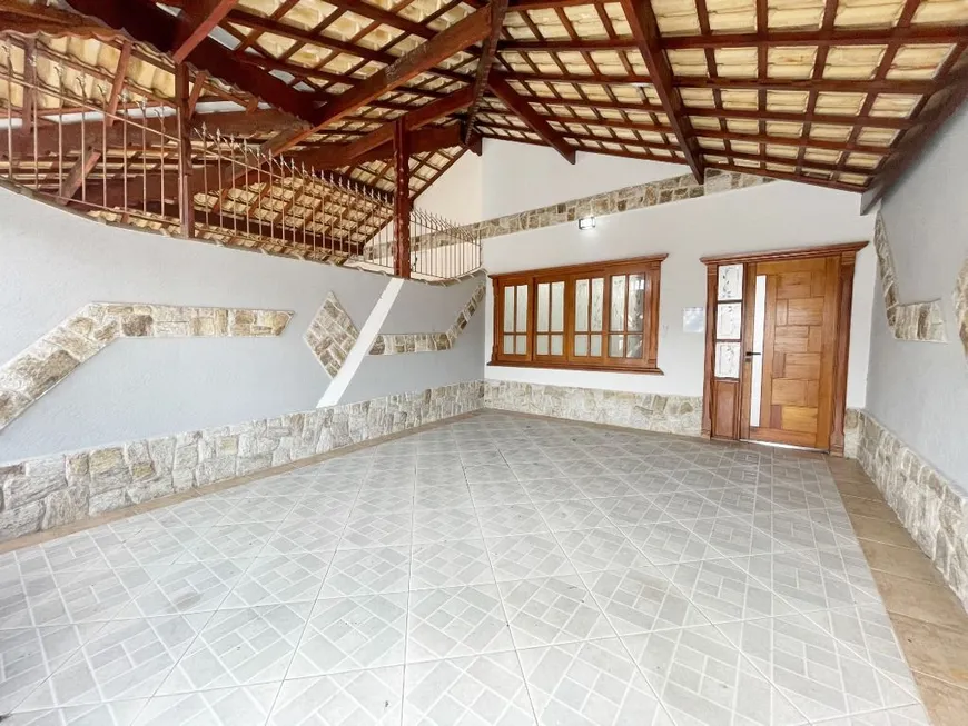 Foto 1 de Casa com 3 Quartos à venda, 123m² em Maracanã, Praia Grande