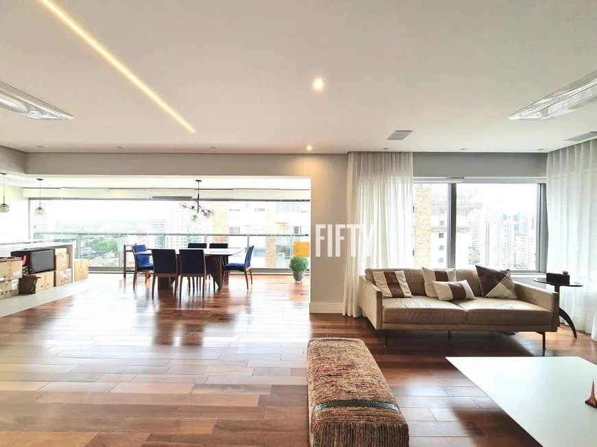 Foto 1 de Apartamento com 3 Quartos para venda ou aluguel, 192m² em Brooklin, São Paulo