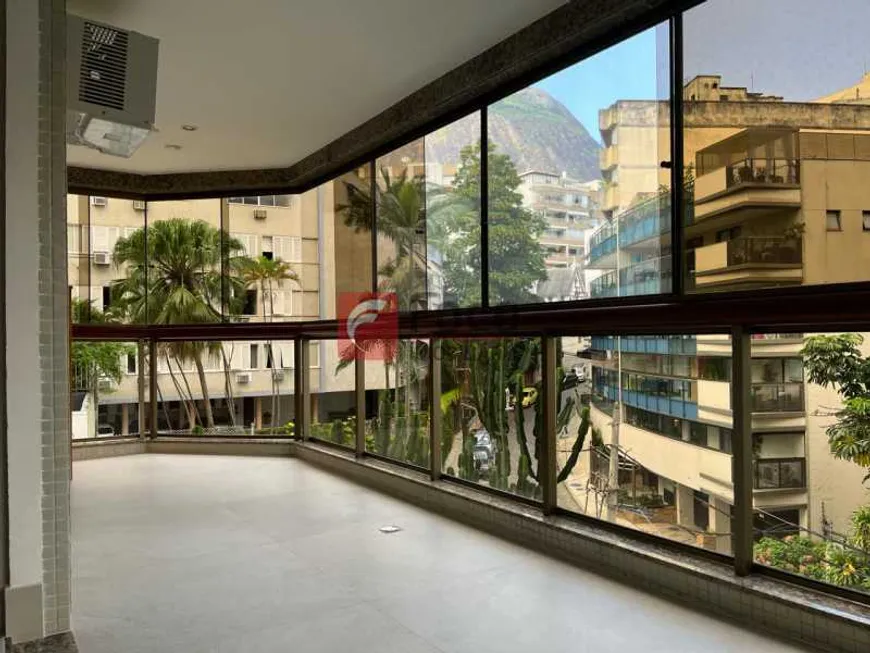 Foto 1 de Apartamento com 3 Quartos à venda, 115m² em Lagoa, Rio de Janeiro