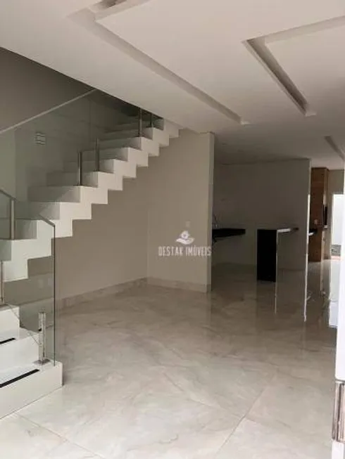 Foto 1 de Sobrado com 3 Quartos à venda, 124m² em Grand Ville, Uberlândia