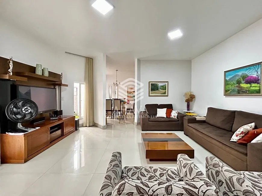 Foto 1 de Casa com 3 Quartos à venda, 180m² em Dona Clara, Belo Horizonte