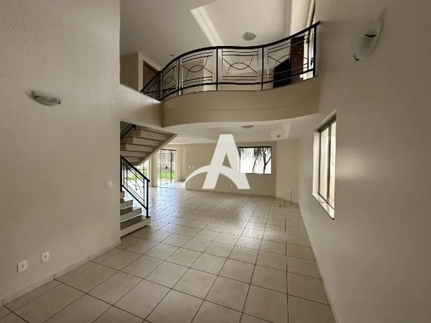 Foto 1 de Sobrado com 4 Quartos para alugar, 300m² em Morada da Colina, Uberlândia