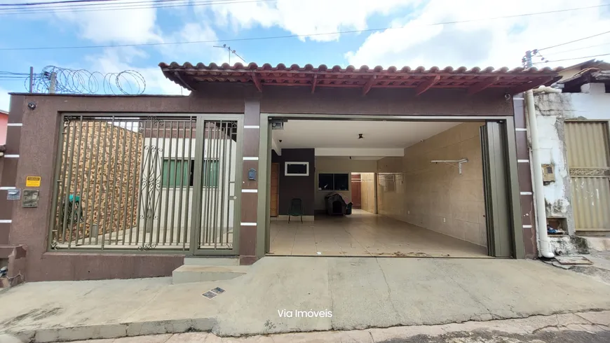 Foto 1 de Casa com 4 Quartos à venda, 253m² em Vila Redenção, Goiânia