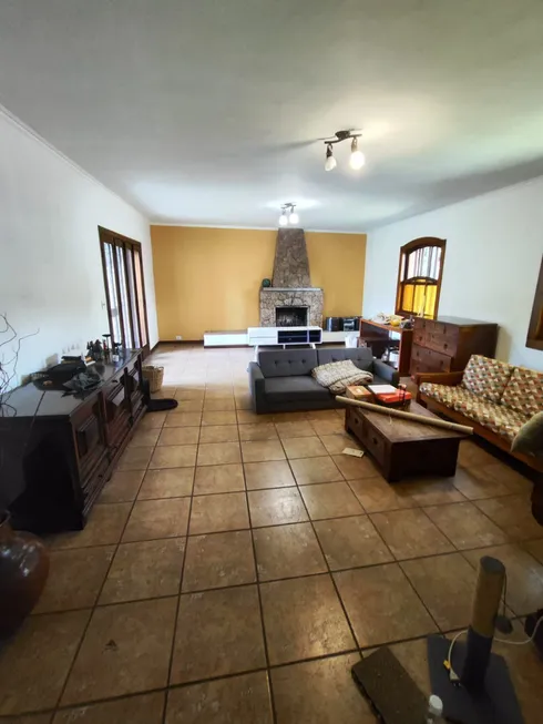 Foto 1 de Casa com 4 Quartos para alugar, 450m² em Caxingui, São Paulo