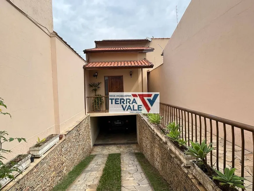 Foto 1 de Casa com 3 Quartos à venda, 225m² em , Cachoeira Paulista