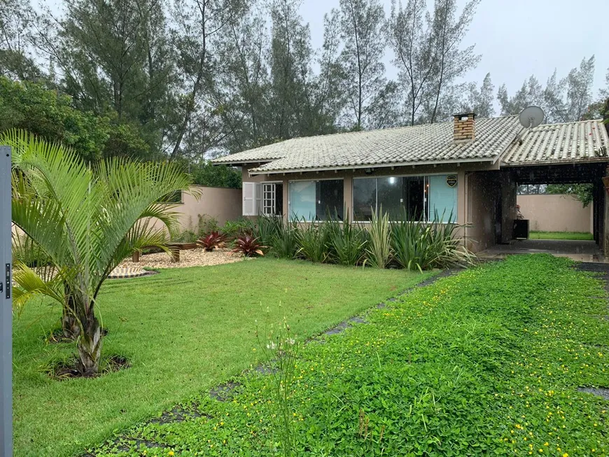 Foto 1 de Casa com 3 Quartos à venda, 150m² em Barra de Ibiraquera, Imbituba
