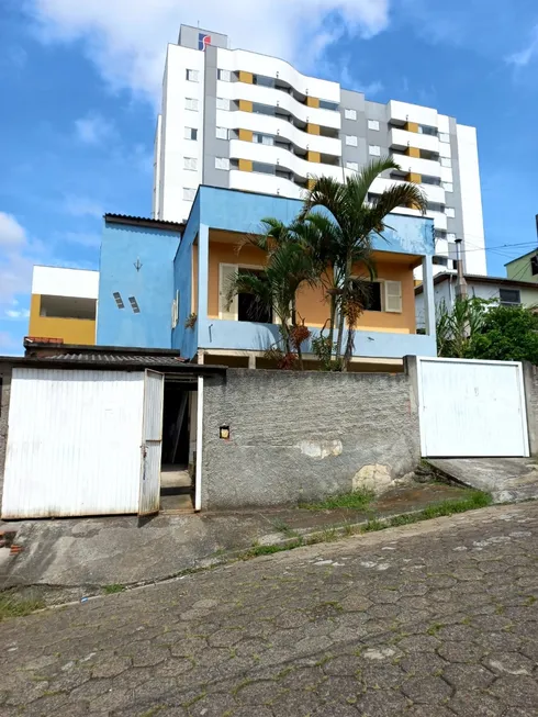 Foto 1 de Casa com 7 Quartos à venda, 420m² em Sao Cristovao, Criciúma