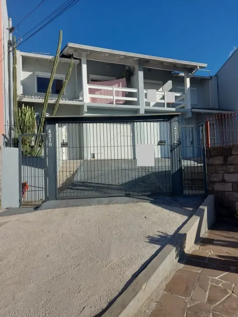 Foto 1 de Sobrado com 3 Quartos à venda, 117m² em Santa Catarina, Caxias do Sul