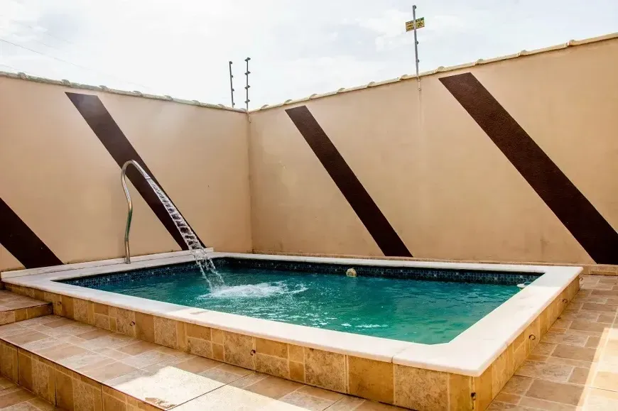 Foto 1 de Casa com 2 Quartos à venda, 70m² em Jordanésia, Cajamar