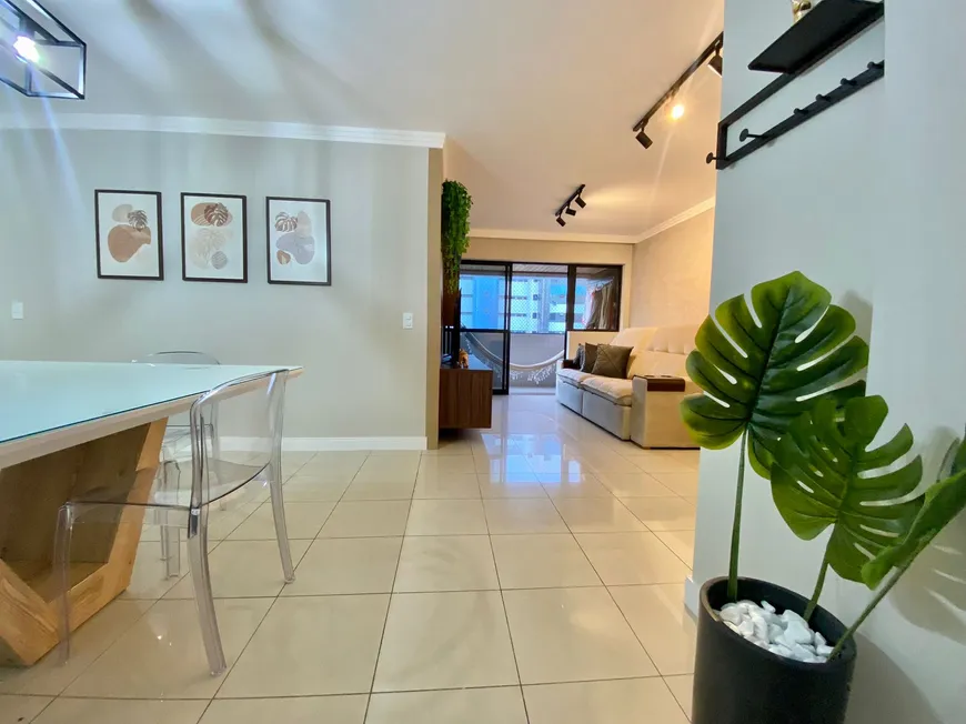 Foto 1 de Apartamento com 3 Quartos à venda, 111m² em Ponta Verde, Maceió