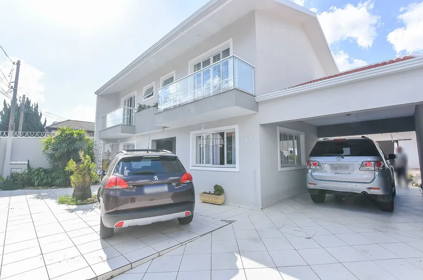 Foto 1 de Sobrado com 4 Quartos à venda, 220m² em Capão da Imbuia, Curitiba