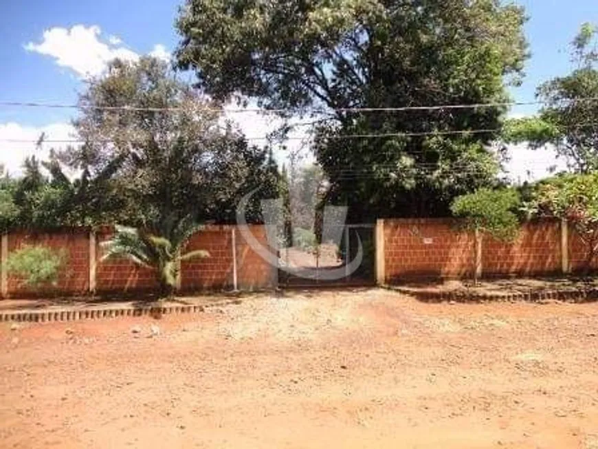 Foto 1 de Fazenda/Sítio com 3 Quartos à venda, 280m² em Parque Planalto, Araraquara