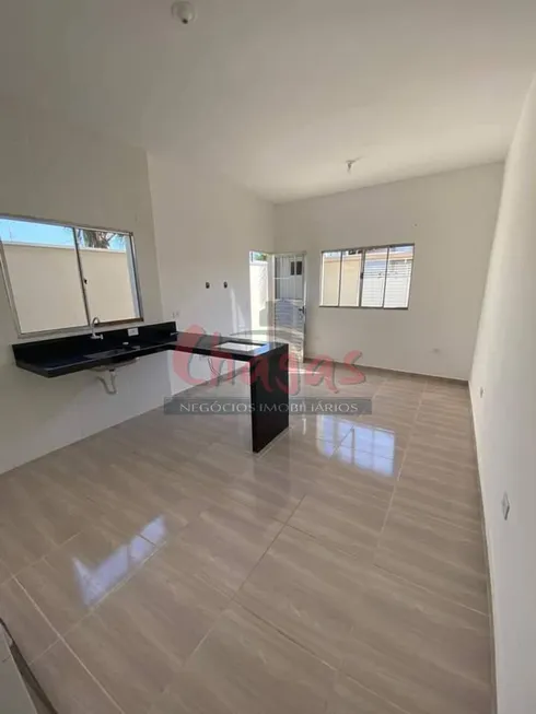 Foto 1 de Casa com 3 Quartos à venda, 150m² em Praia Das Palmeiras, Caraguatatuba