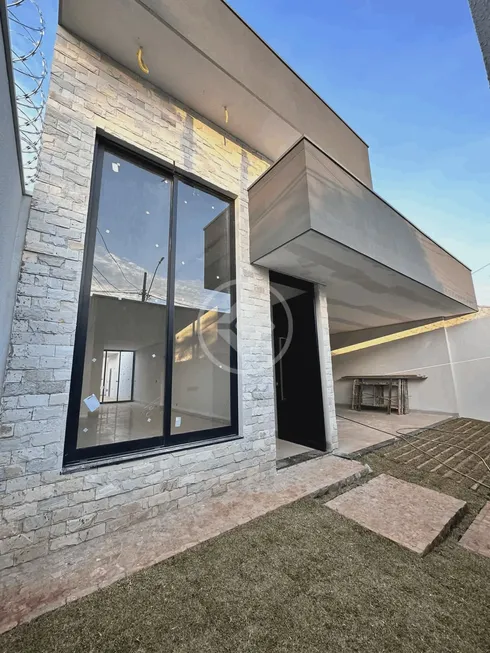 Foto 1 de Casa com 3 Quartos à venda, 167m² em Granada, Uberlândia