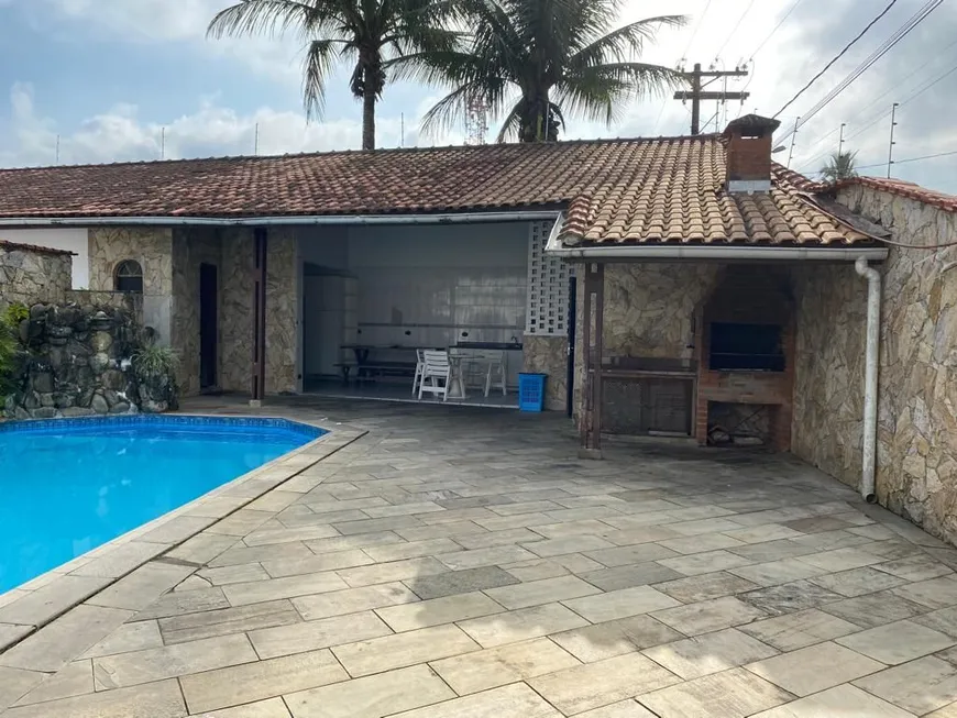 Foto 1 de Casa com 5 Quartos à venda, 340m² em Balneario Anchieta, Mongaguá