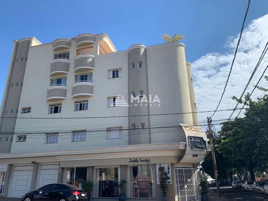 Foto 1 de Apartamento com 4 Quartos à venda, 260m² em São Benedito, Uberaba