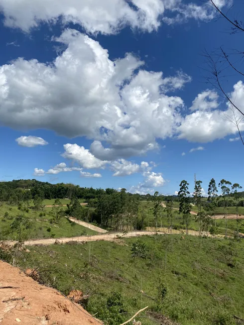 Foto 1 de Lote/Terreno à venda, 1000m² em Centro, Guararema