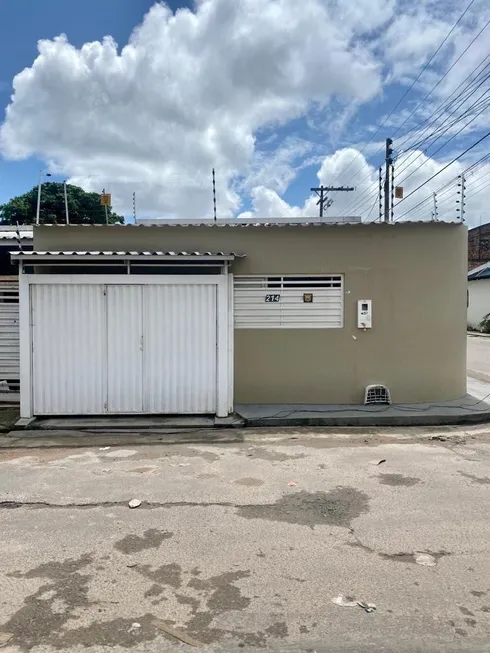 Foto 1 de Casa com 3 Quartos à venda, 150m² em Flores, Manaus
