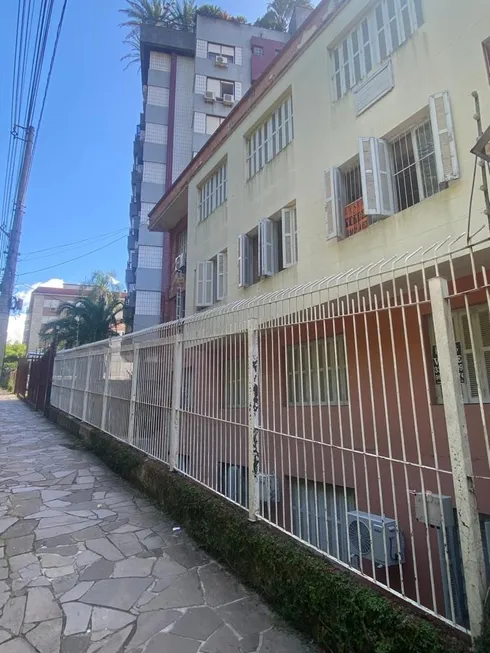 Foto 1 de Apartamento com 3 Quartos à venda, 75m² em Floresta, Porto Alegre