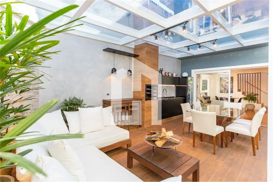 Foto 1 de Casa de Condomínio com 4 Quartos à venda, 251m² em Alto Da Boa Vista, São Paulo