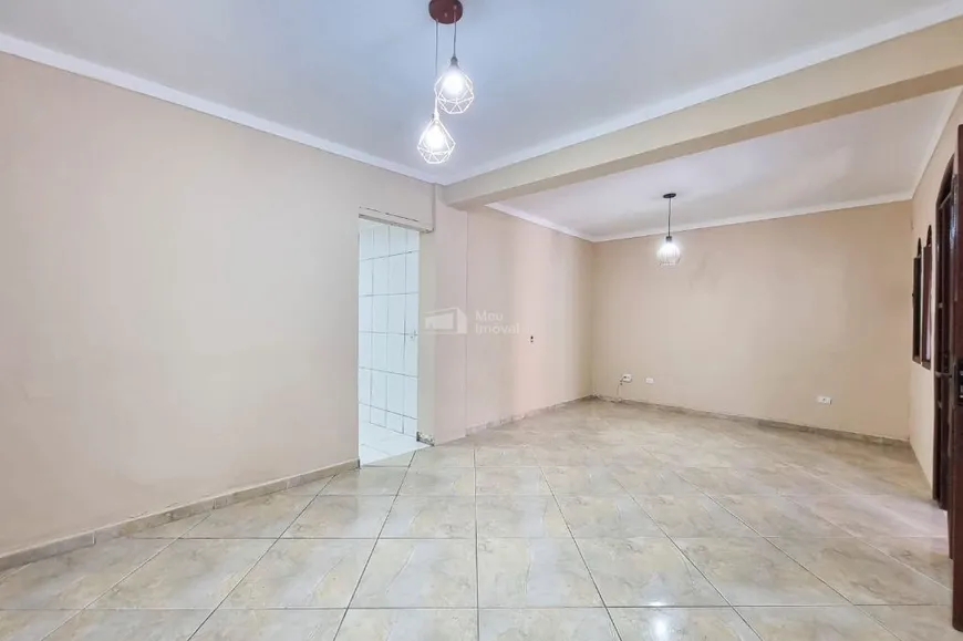 Foto 1 de Sobrado com 4 Quartos para venda ou aluguel, 210m² em Vila Zezé, Jacareí