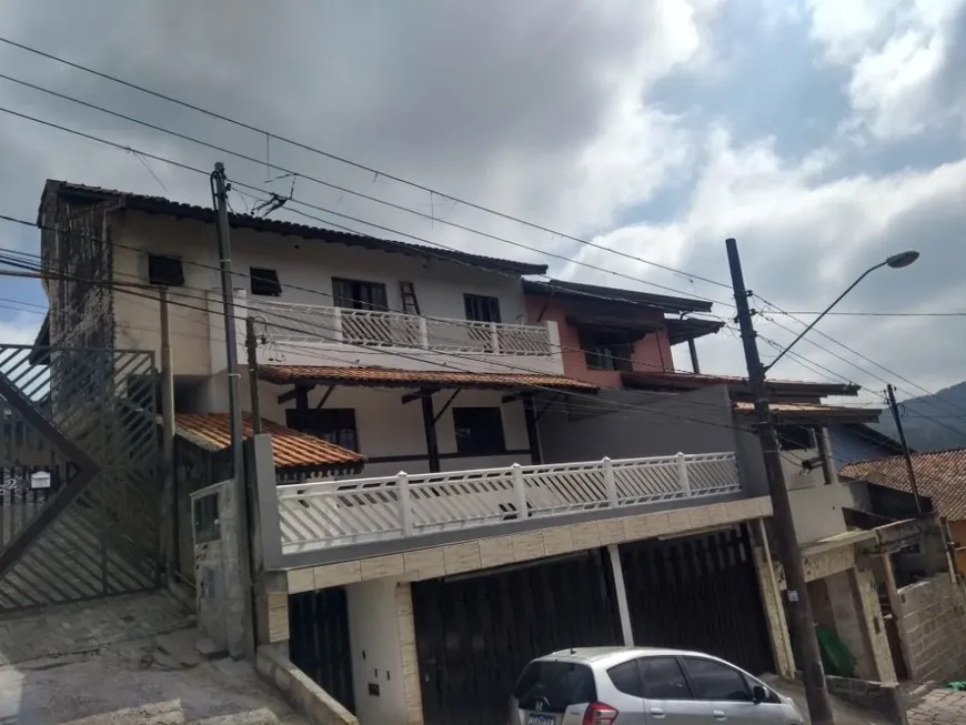 Foto 1 de Sobrado com 3 Quartos à venda, 300m² em Quarta Divisão, Ribeirão Pires