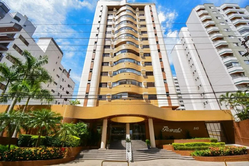 Foto 1 de Apartamento com 4 Quartos à venda, 142m² em Centro, Florianópolis