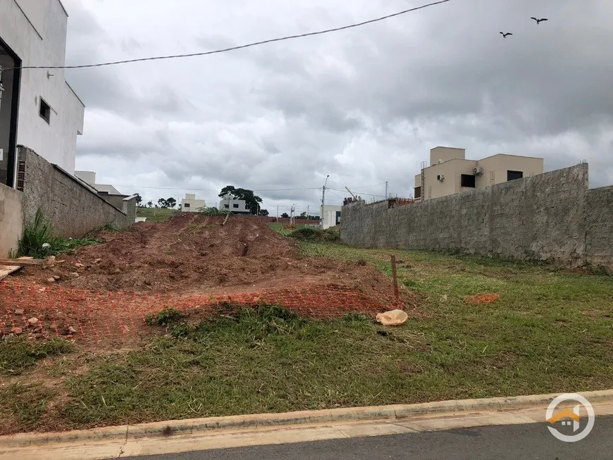 Foto 1 de Lote/Terreno com 1 Quarto à venda, 323m² em Jardins Porto, Senador Canedo